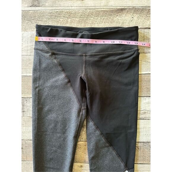 Soul Cycle Performance Cropped Workout Cycling Spin Leggings | Size Small - Picture 4 of 7